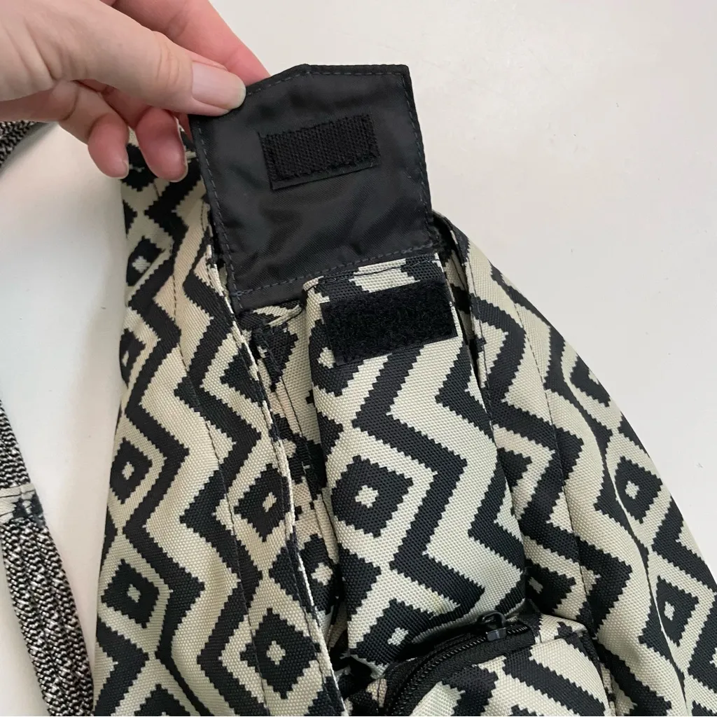 Kavu Rope Sling Bag Pockets Adjustable Water Resistant Geometric Black Beige - Image 6