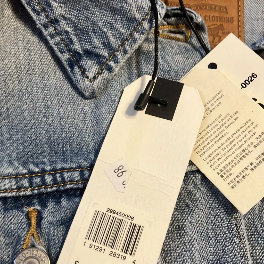 Levi's Levi’s trucker denim jacket, size small NWT - Image 4