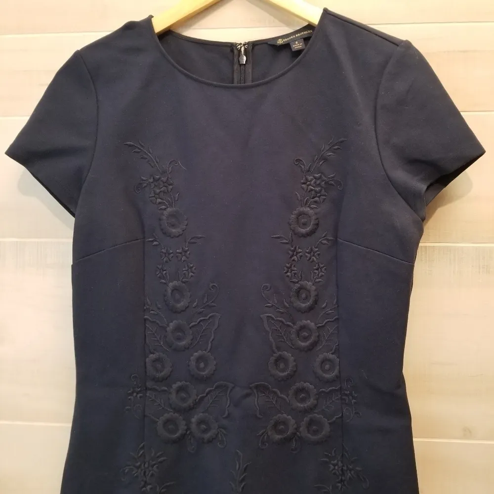 {6} Brooks Brothers Embroidered Floral Shift Dress Deep Navy - Image 4
