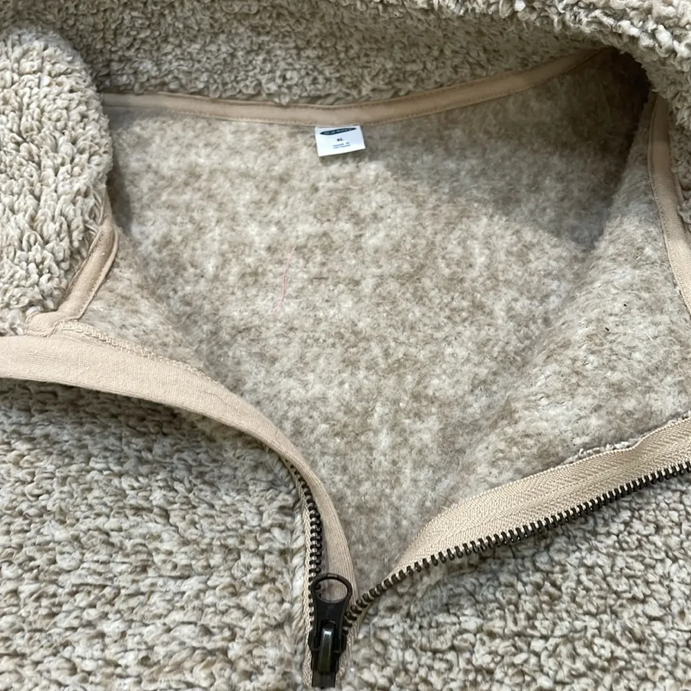 Old Navy Cozy Tan Sherpa Pullover size XL - Image 5