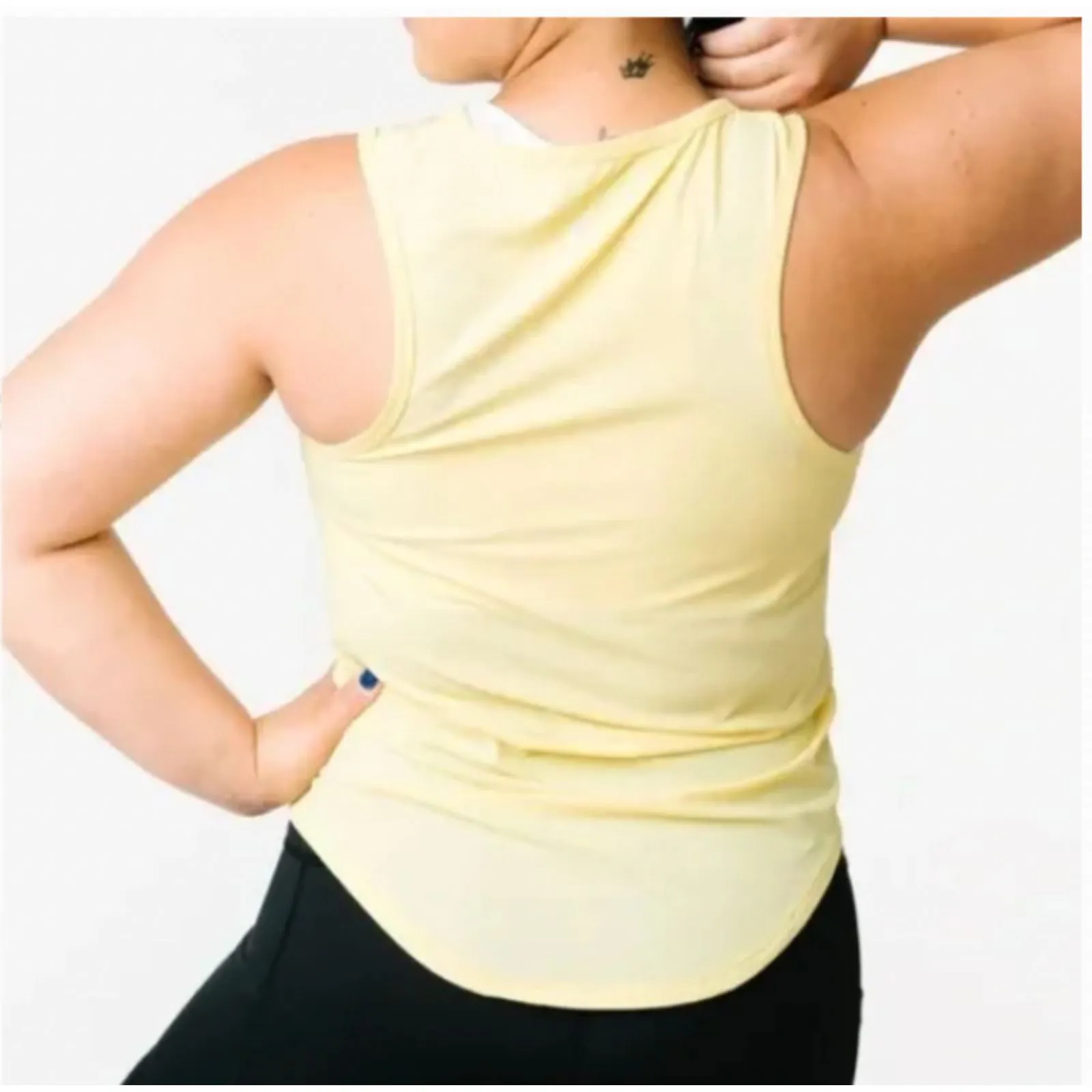 Zyia Active‎ Premium Micro Ribbed Tank Top Athletic Sunlight Yellow Size Medium - Image 2