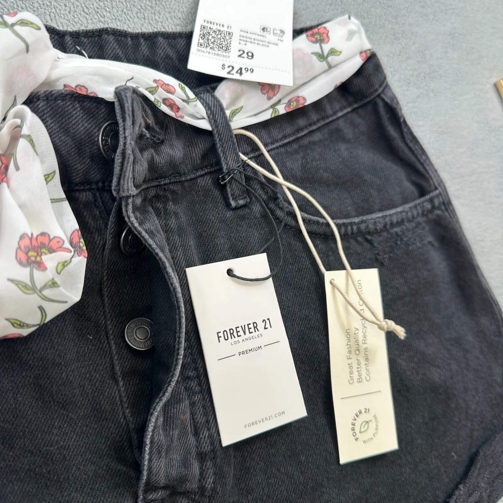 NWT Forever 21 Jean Shorts 29 Womens Black Raw Hem Distressed Floral Scarf Belt - Image 6