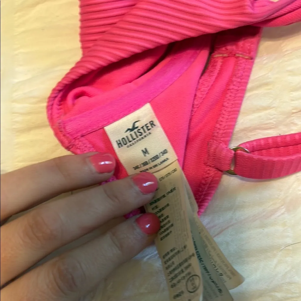 Hollister Pink swim top with Underwire Support - Image 2