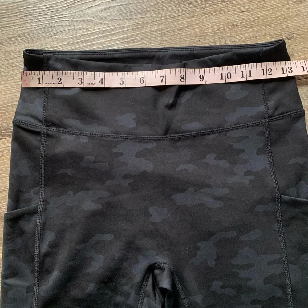 Fabletics Motion365+ Black & Gray Camo Leggings S - Image 3