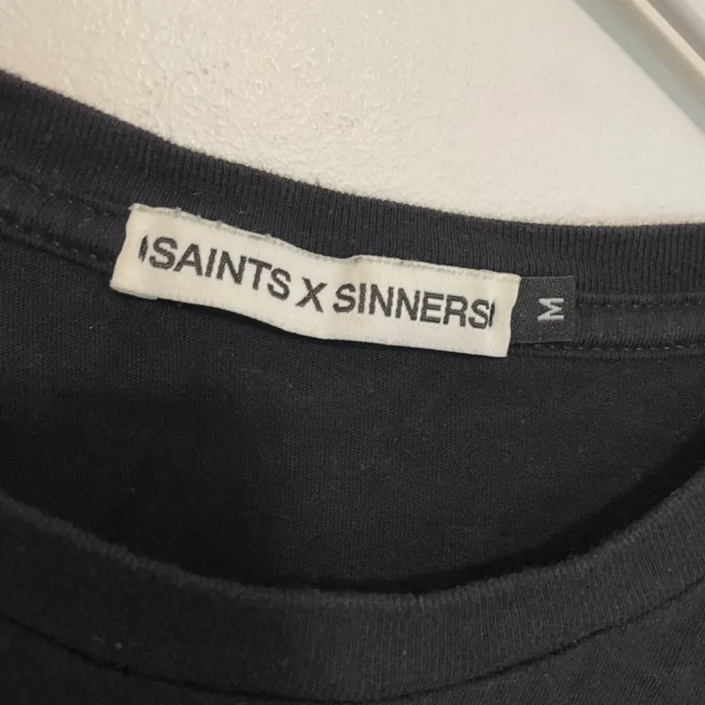 SAINTS X SINNERS Black Ribcage Skeleton Angel Roses Raw Hem Crop Top Graphic Tee Size M - Image 4