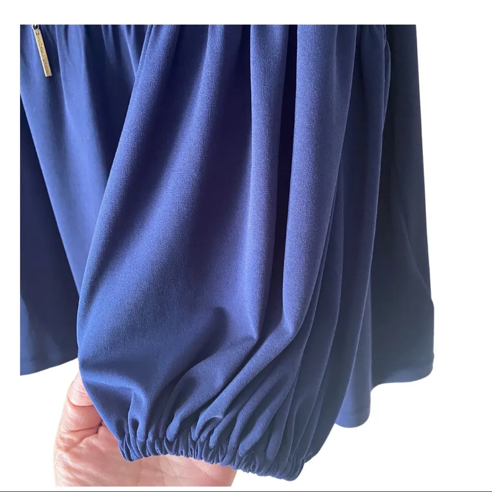 Michael Kors Blouse with elegant balloon sleeves elegant design on the neck - Image 6