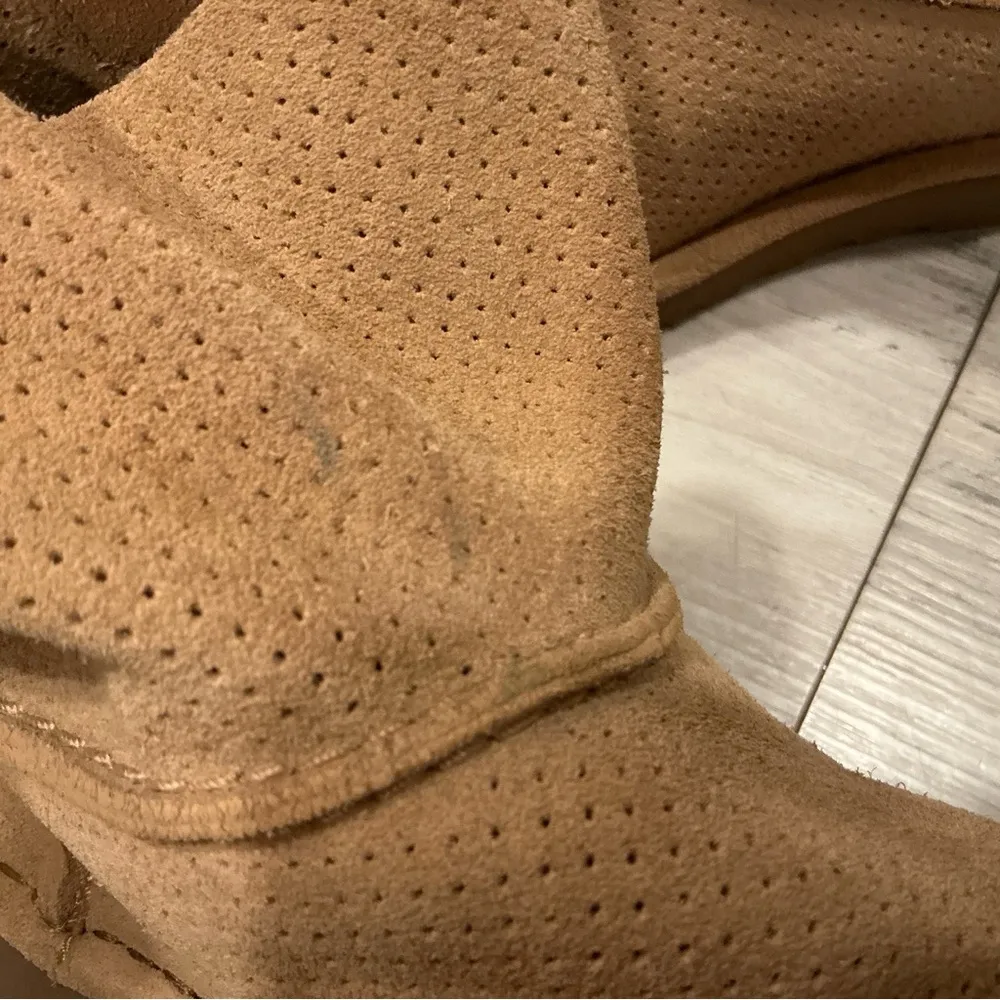 classic unlined mini perforated brown boots size 8 - Image 11