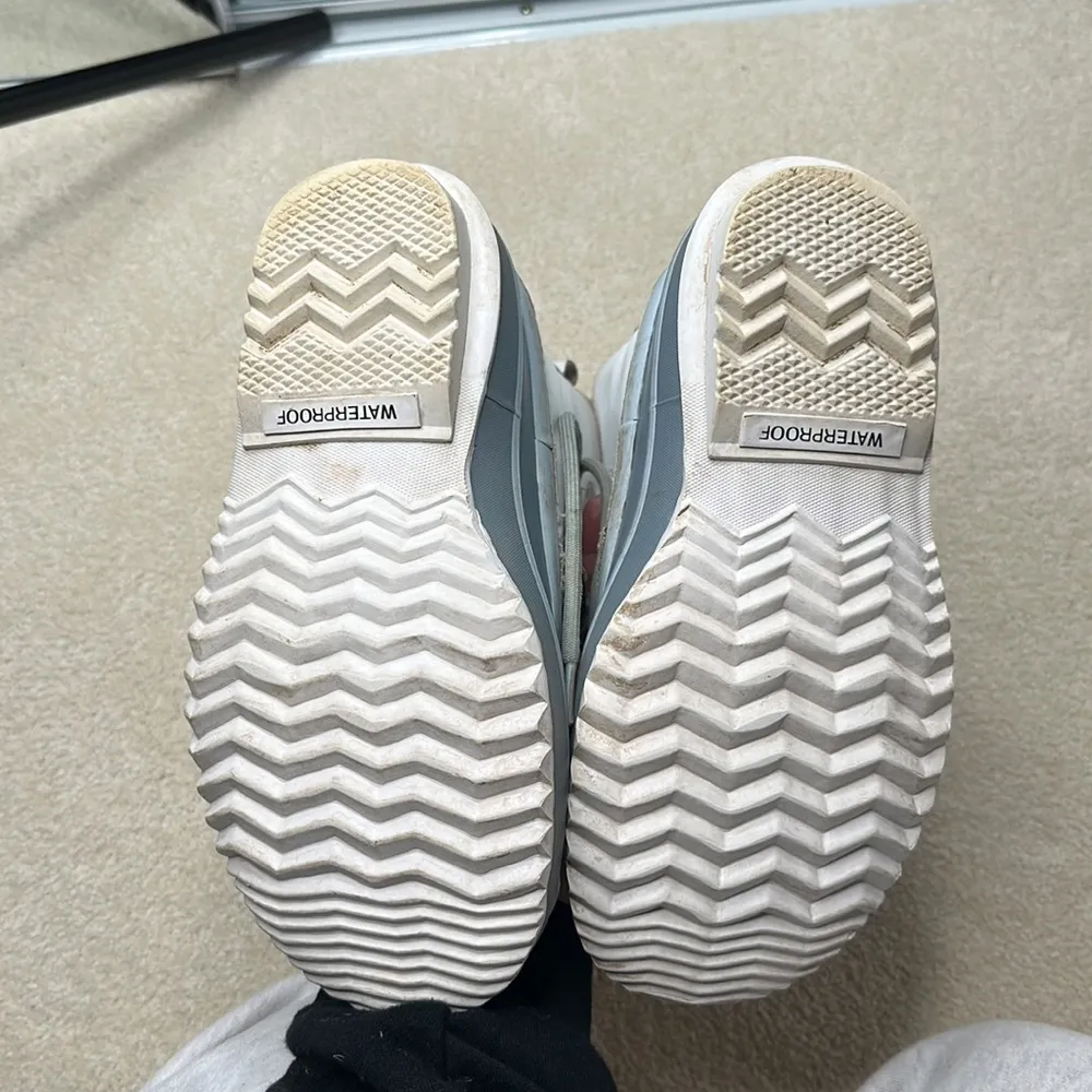 Sorel: White and Blue Waterproof Winter Boots - Image 9