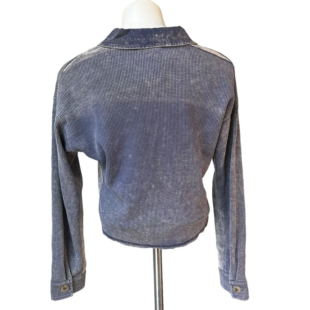 NWT, Mystree Cotton Waffle Knit Cropped Top in Acid Wash Blue, Sz S - Image 2