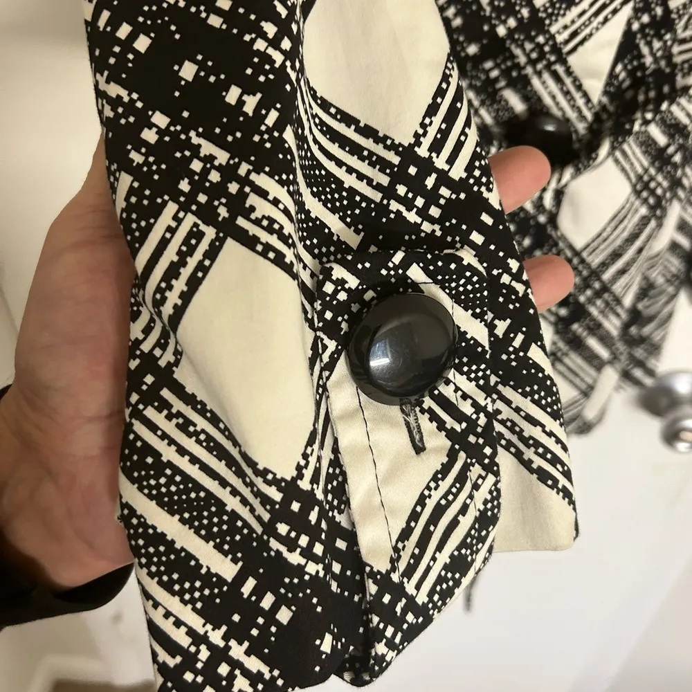 Luii Black and White Patterned Coat Size M - Image 3