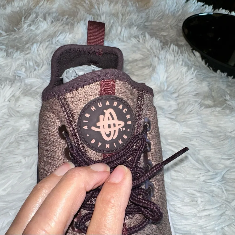 Air Huarache womens sz 7.5 Burgundy run Ultra Sneakers tennis shoes wine - Image 6