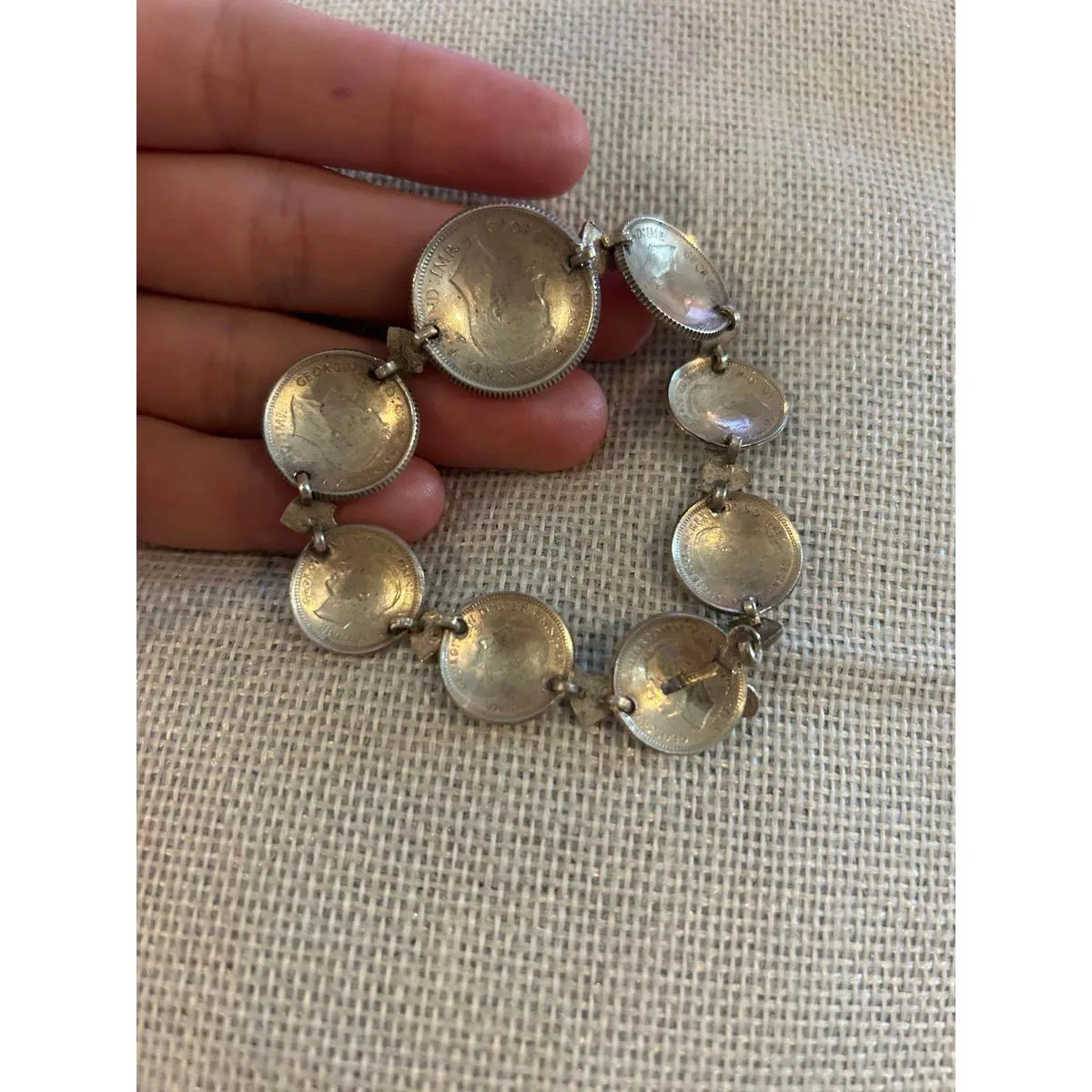 Vintage 1942 Australian Coin Bracelet: Silver Florin Shilling Sixpence a411 Gray - Image 2