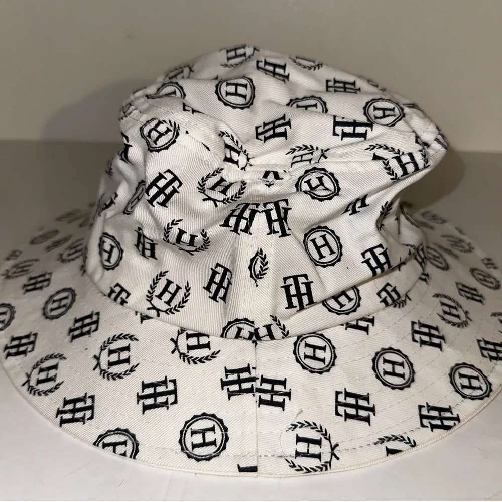 Tommy Hilfiger White & Black Bucket Hat NWT One size Fits All retail $34.50 - Image 9