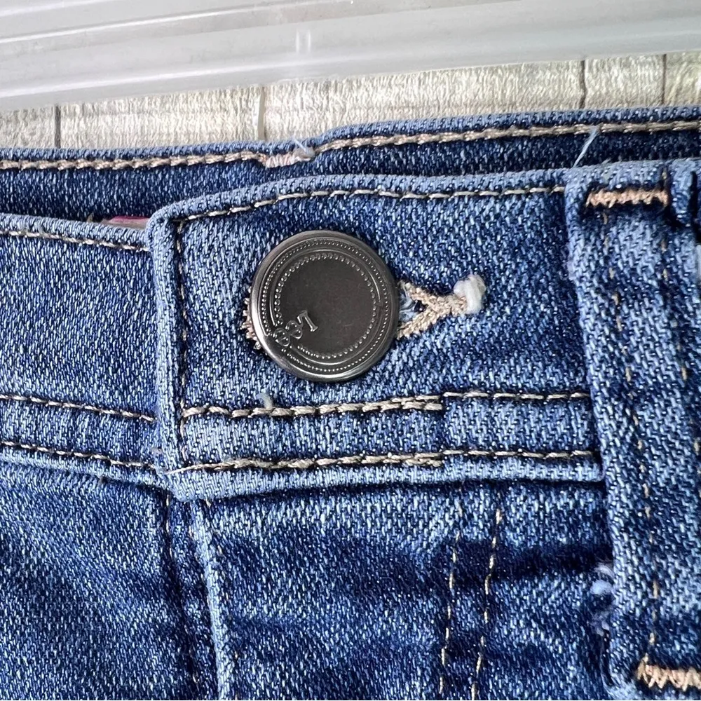 Lee Size 4 Medium Classic Fit At The Waist Blue Denim Bermuda 10” Shorts - Image 5