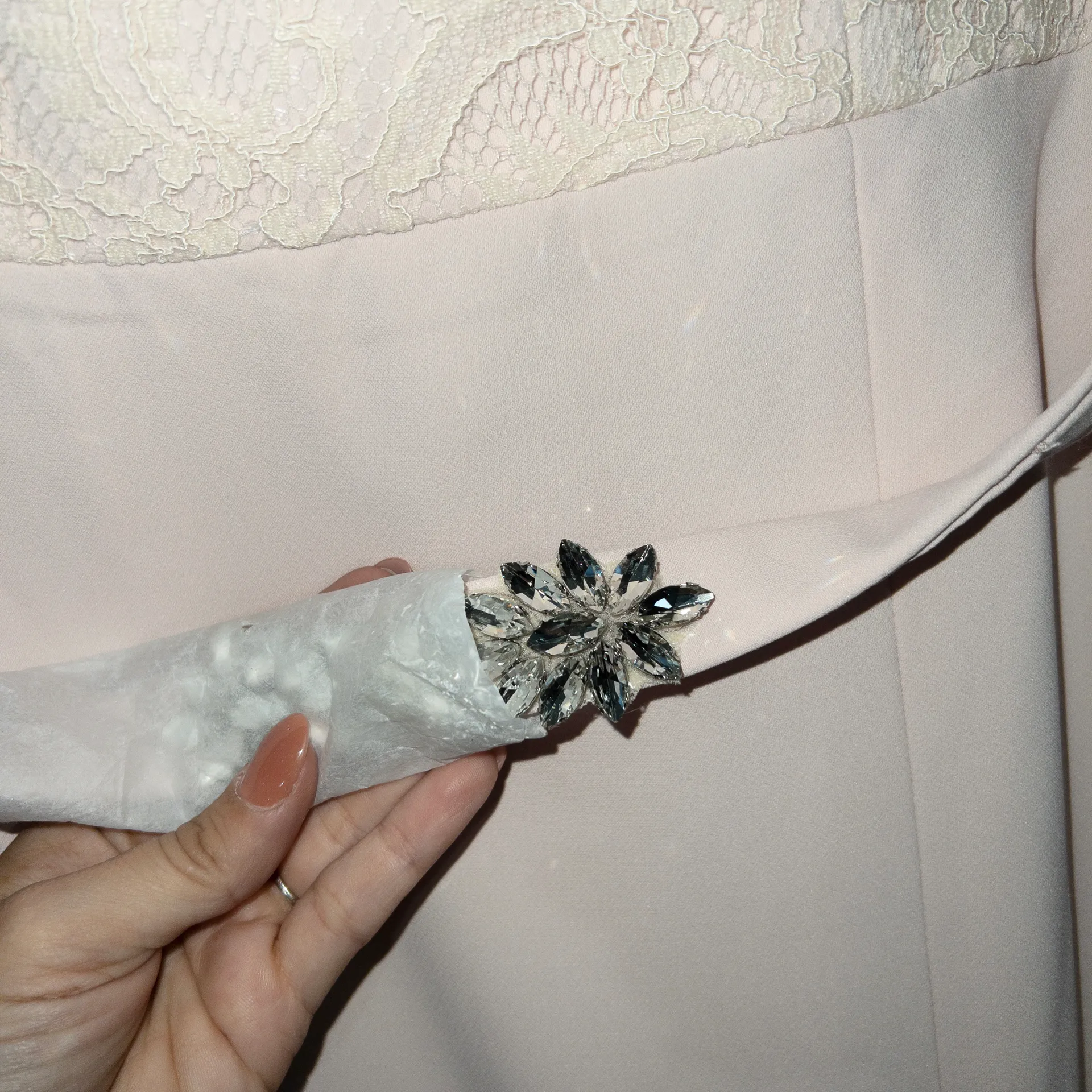 Jenny Packham NWT Jenny Peckham Blush Lace & Crepe Column Gown Size 12 - Image 3