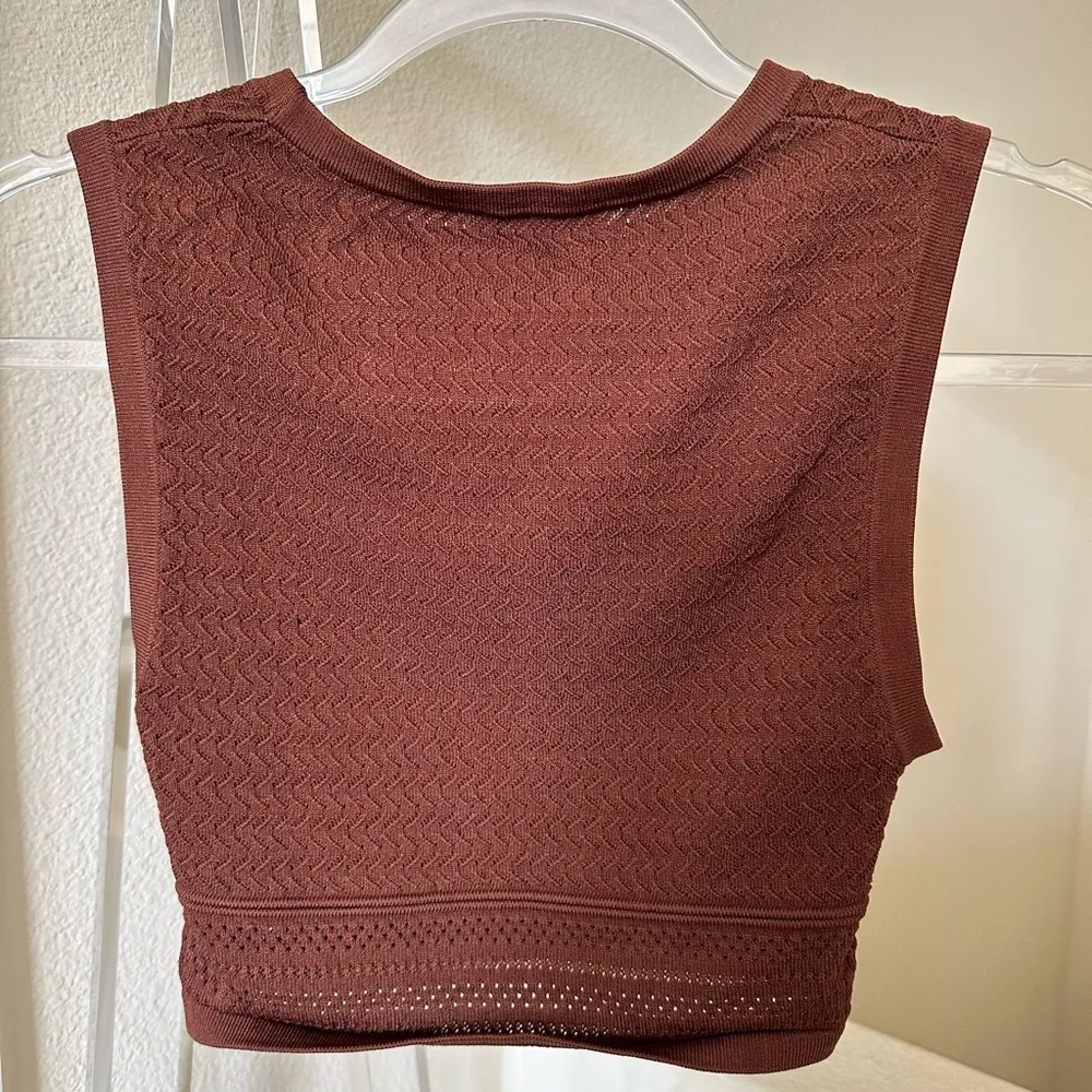 Babaton Women's Brown Textured Sleeveless Top - Image 2