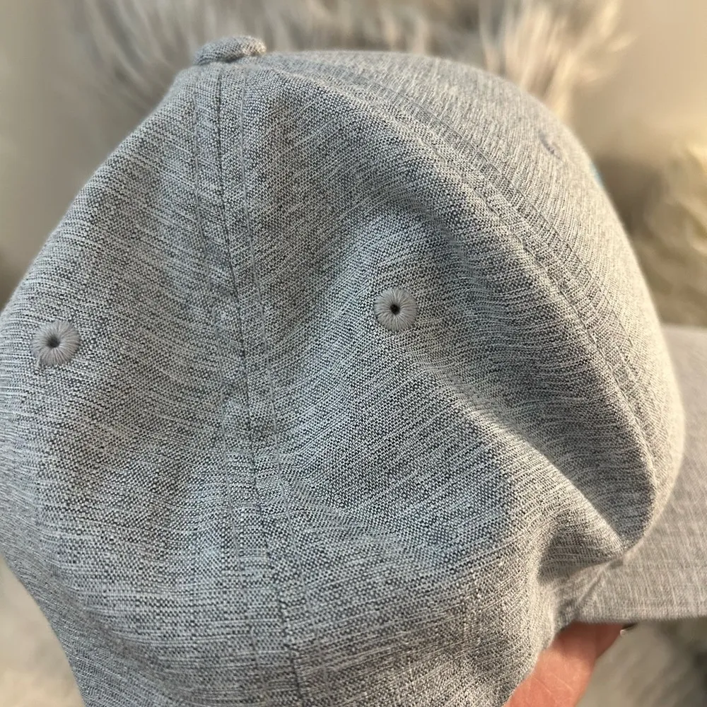 New! No tag Cali fitted Ball Cap! Unisex Gray - Image 4