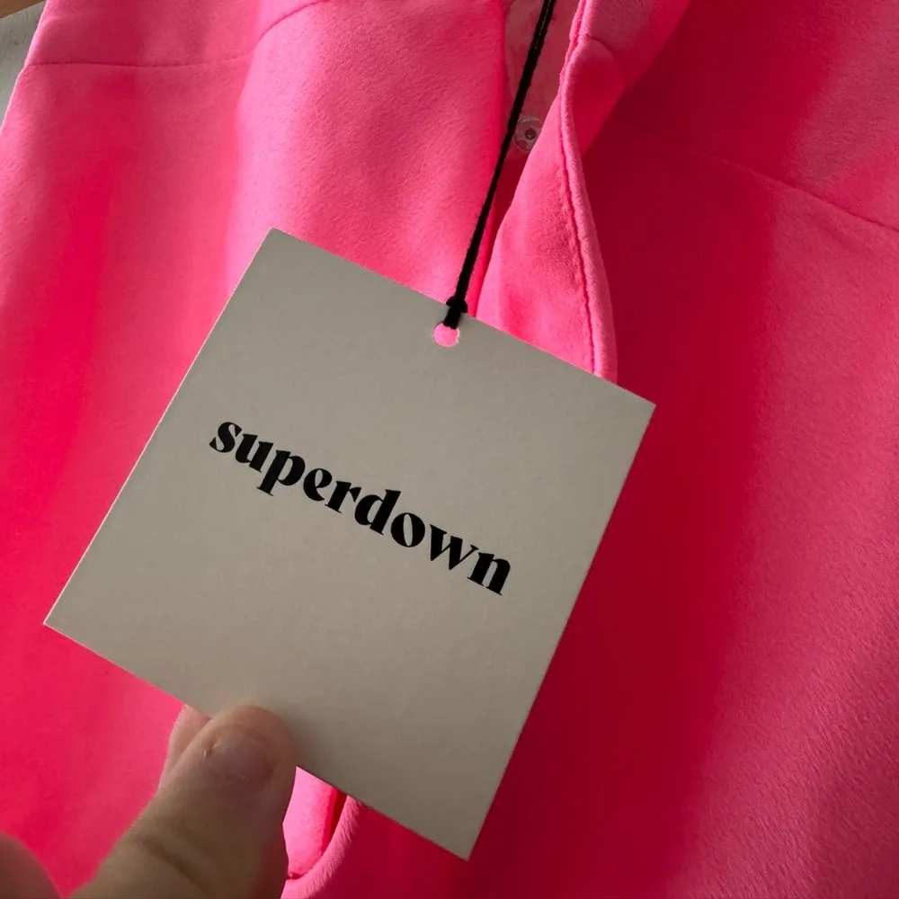 superdown NEW!! REVOLVE  Alondra Halter Top Wrap in Hot Pink - Image 6