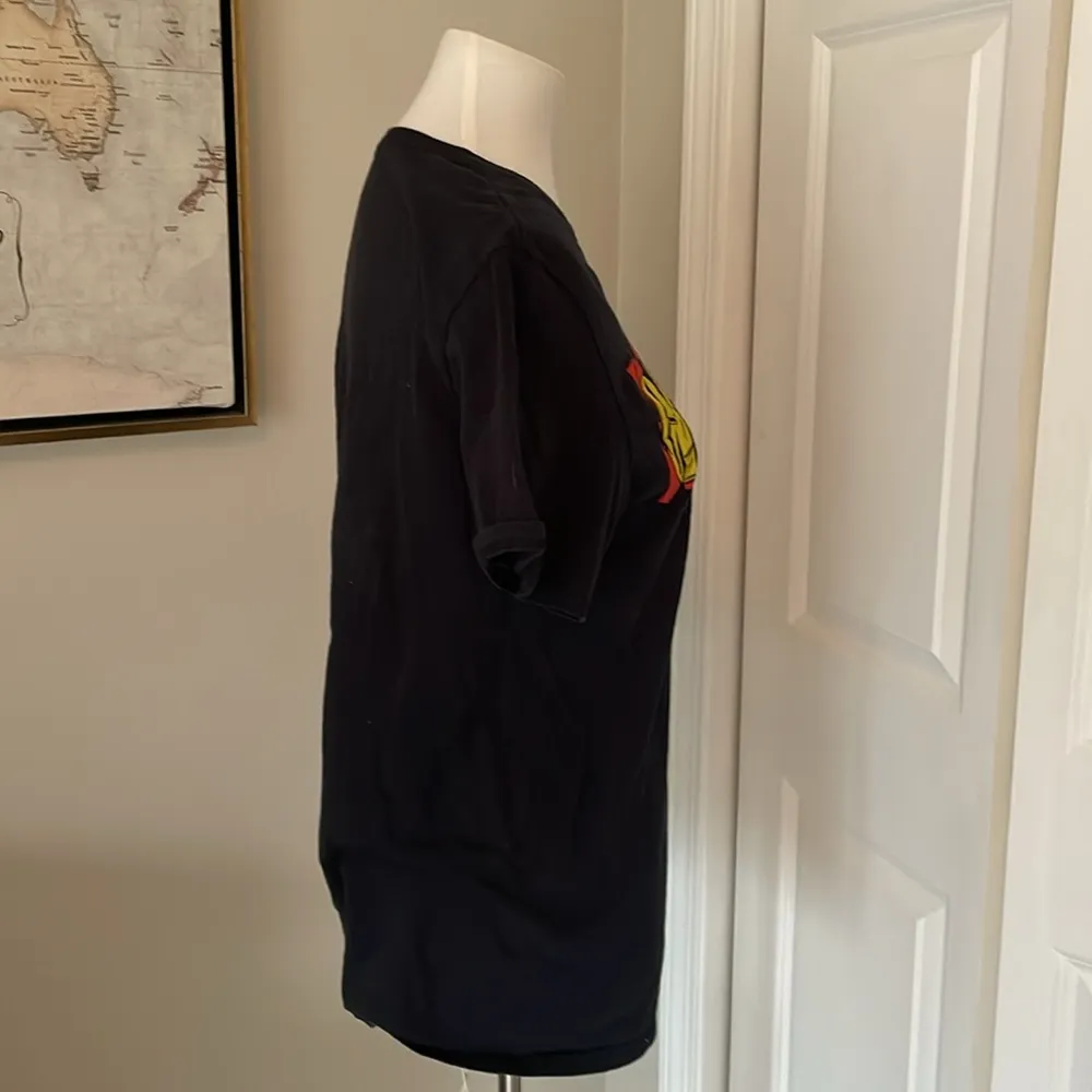 😄😆 Worn / Used Black Marvel Graphic T Shirt - Image 3