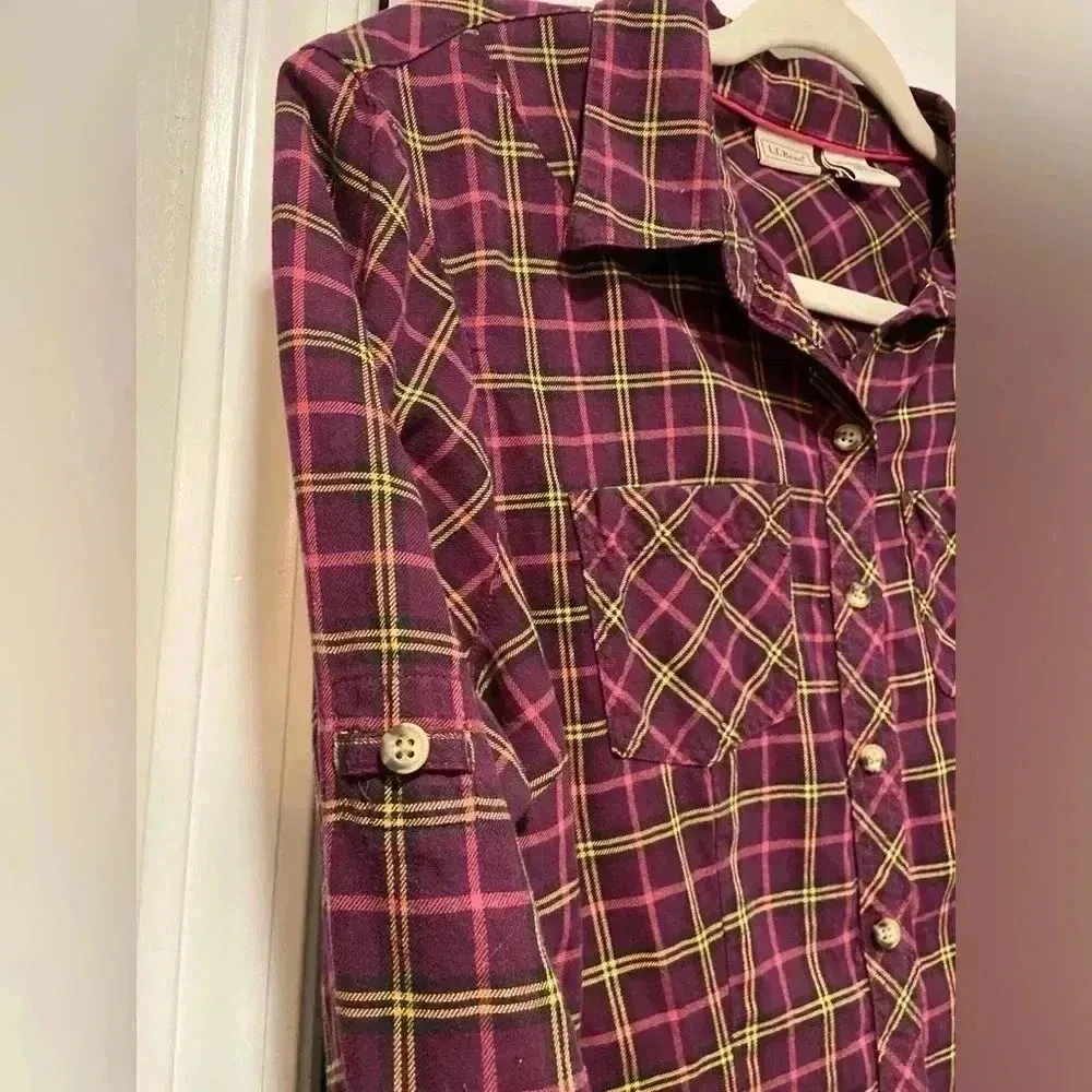 L.L. Bean Purple Pink Cotton Plaid Flannel Roll Tab Sleeve Button Down Size S - Image 7