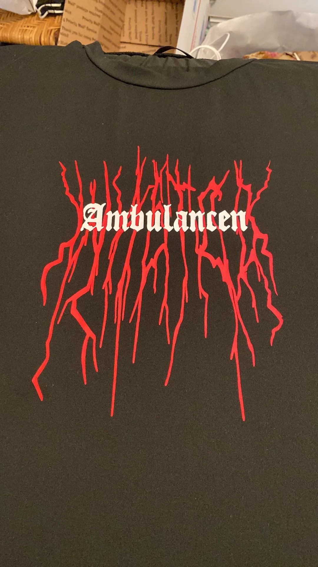 SheIn T-shirt “Ambulancen” on front size large - Image 7