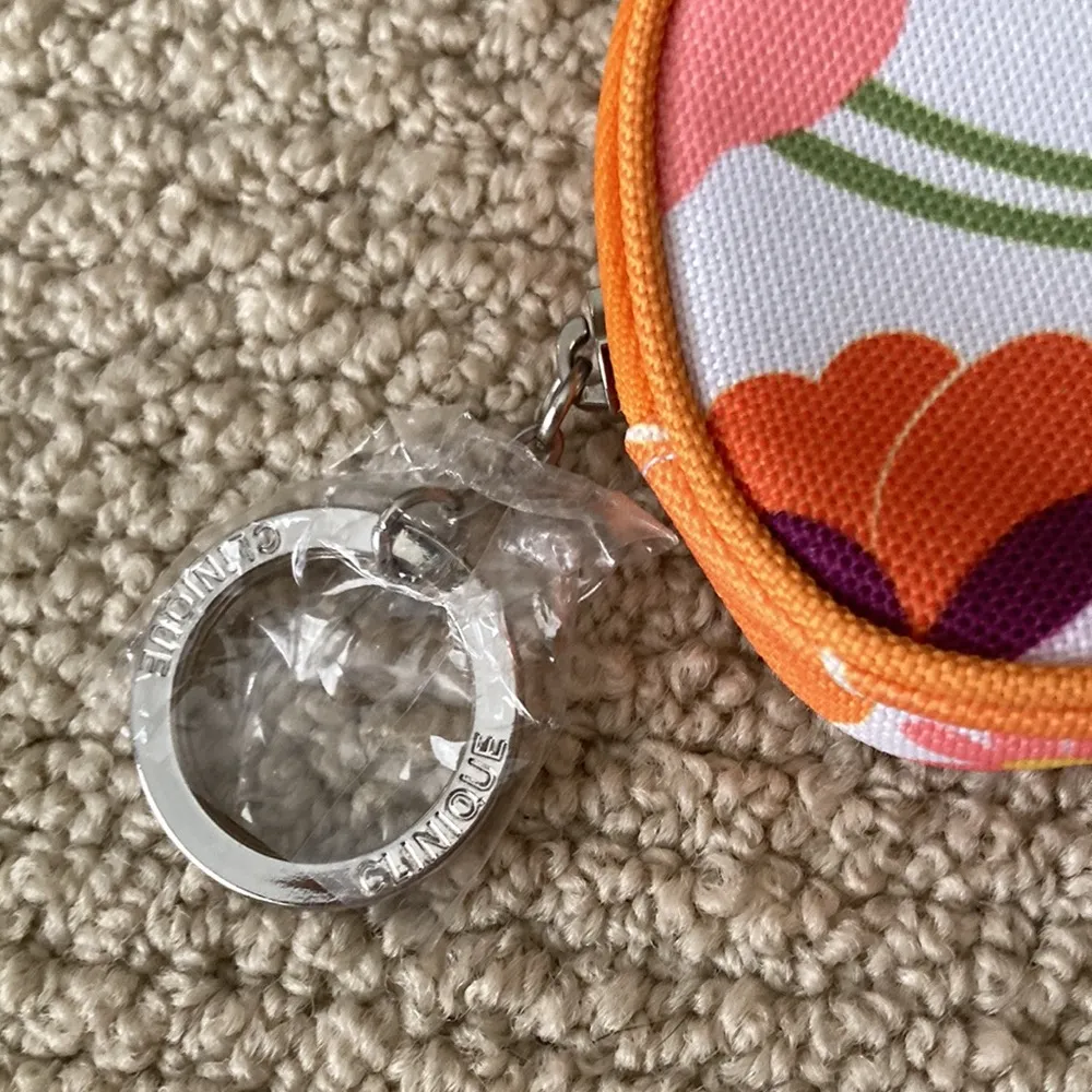 NEW Clinique Coin Purse Zip Around Mini Bag Floral Orange White NWOT - Image 2