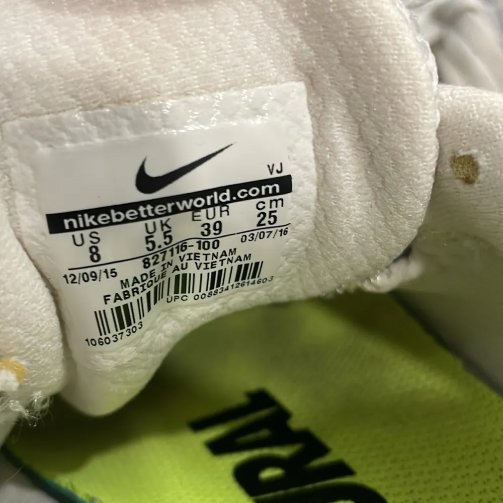 Nike free distance running shoes hyper jade/white size 8 - Image 8