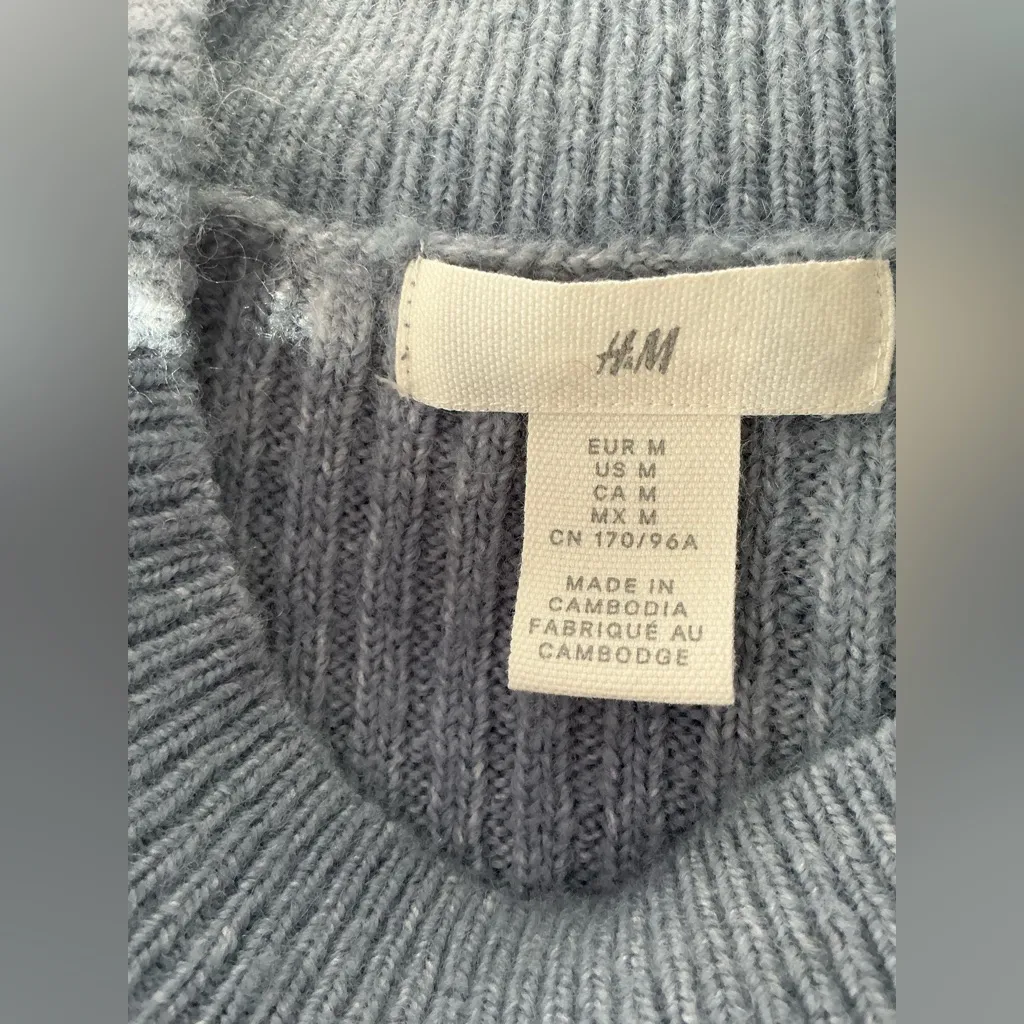 Tunic length H&M sweater 💙 - Image 4