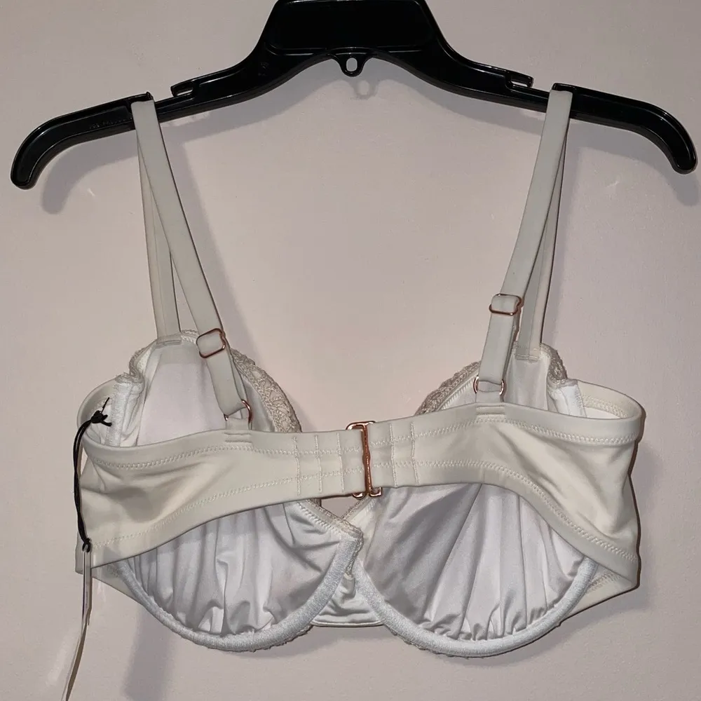 Shade & Shore White Structured Underwire Bra Swim Top Size 38DD - Image 5