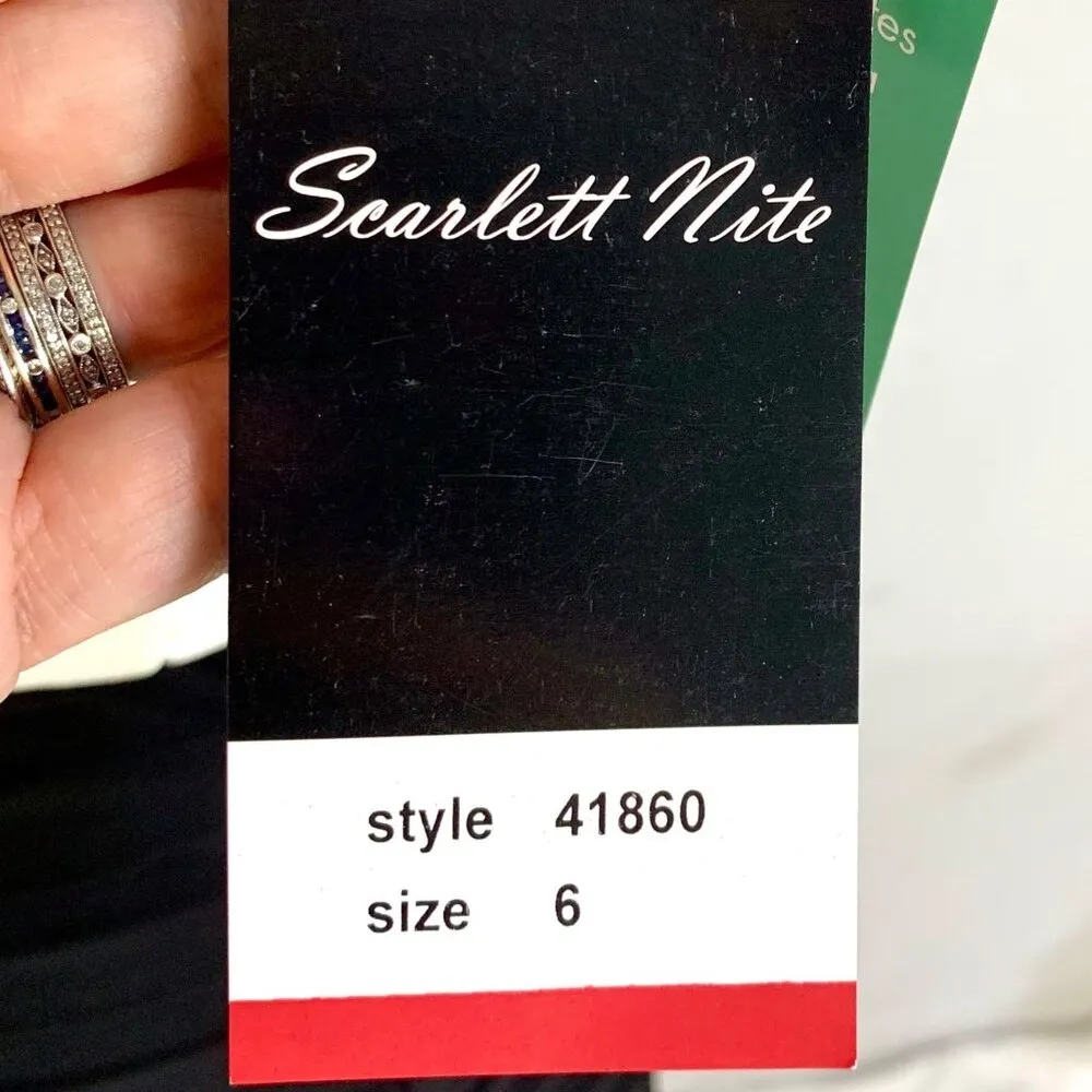 Scarlett Nite White Black Sleeveless Pleated V - Image 7