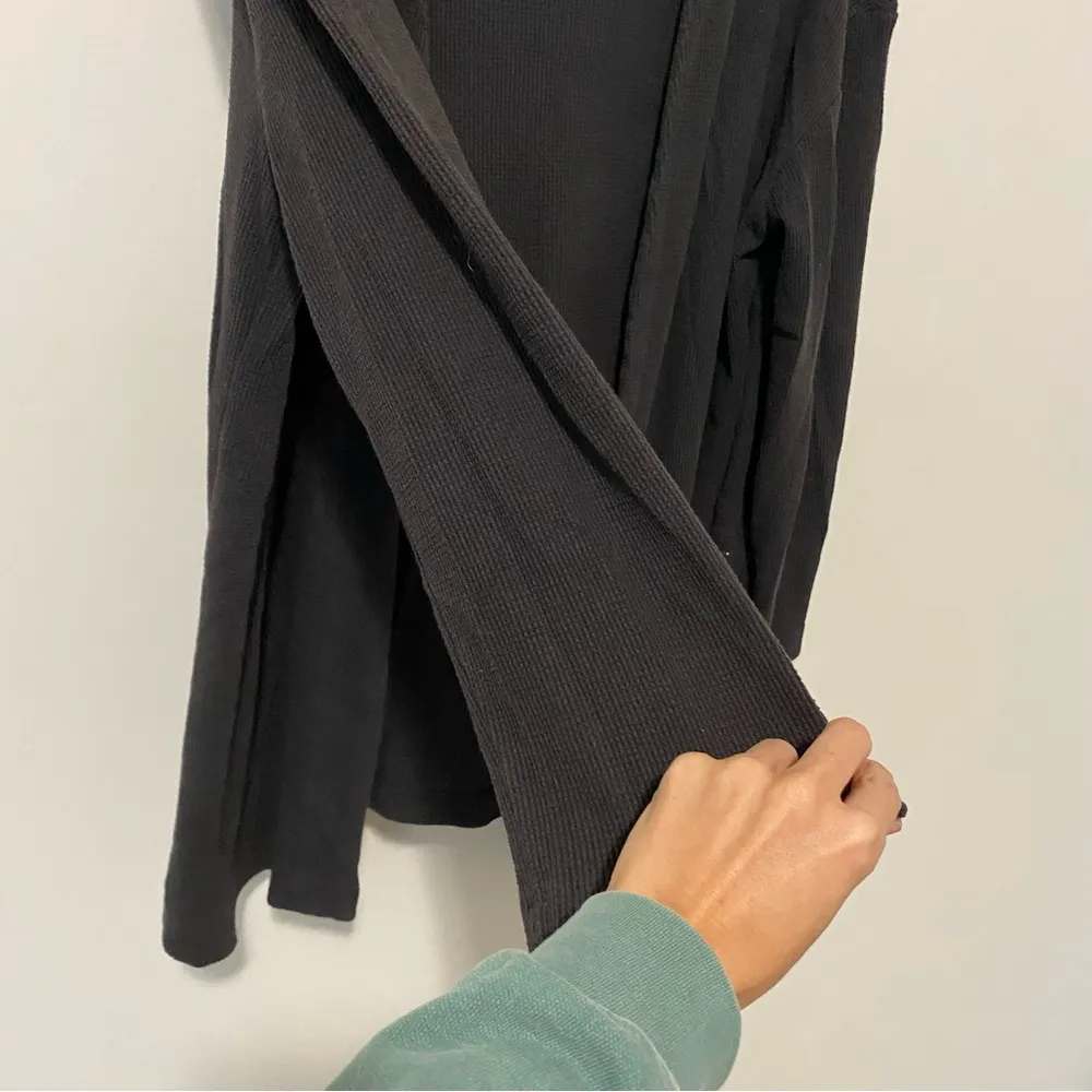 Anthropologie Saturday Sunday Charcoal Gray Waffle Knit Cardigan small - Image 3