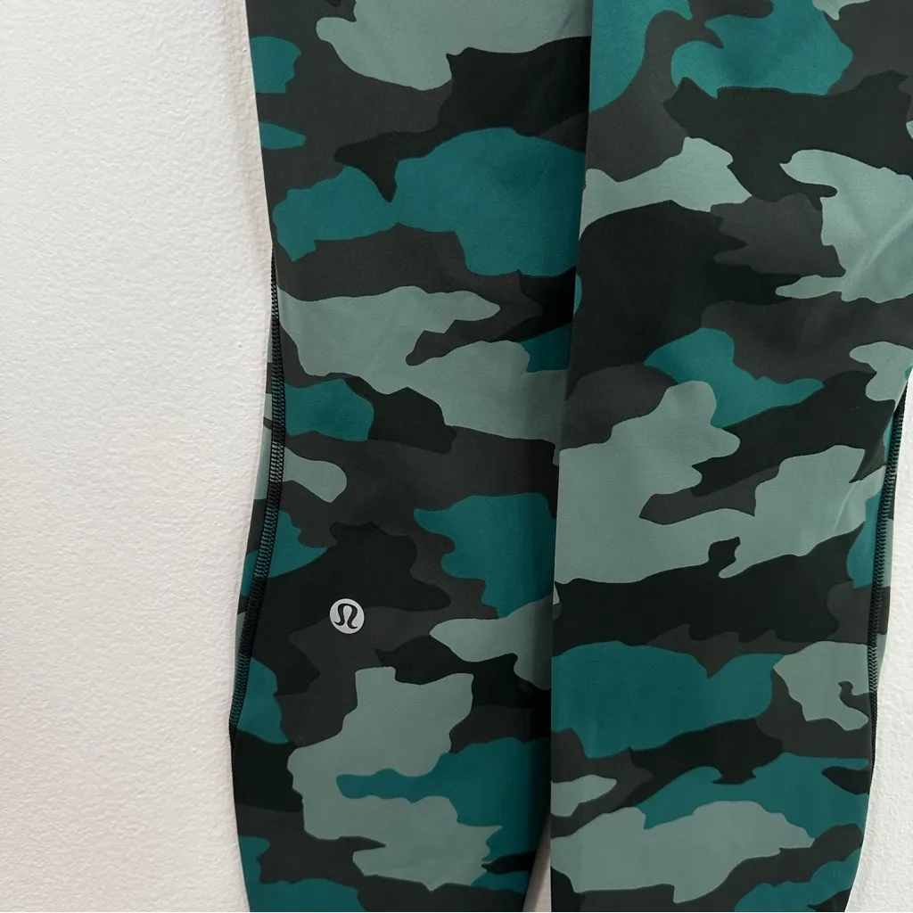 Lululemon Base Pace High-Rise Running Tight Legging 25"  
Heritage 365 Camo - Image 8