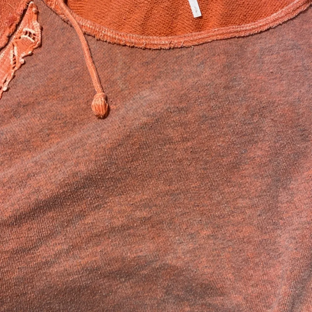 Coral Hoodie with patches of lace Sz Small (runs big ) fits like M/L - Image 7