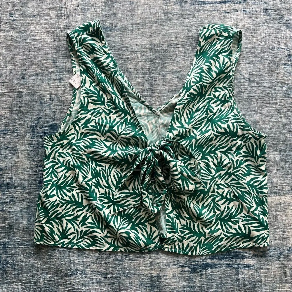 Topshop Green and White Abstract Leaf Print Tie Crop Size 10 - Image 6