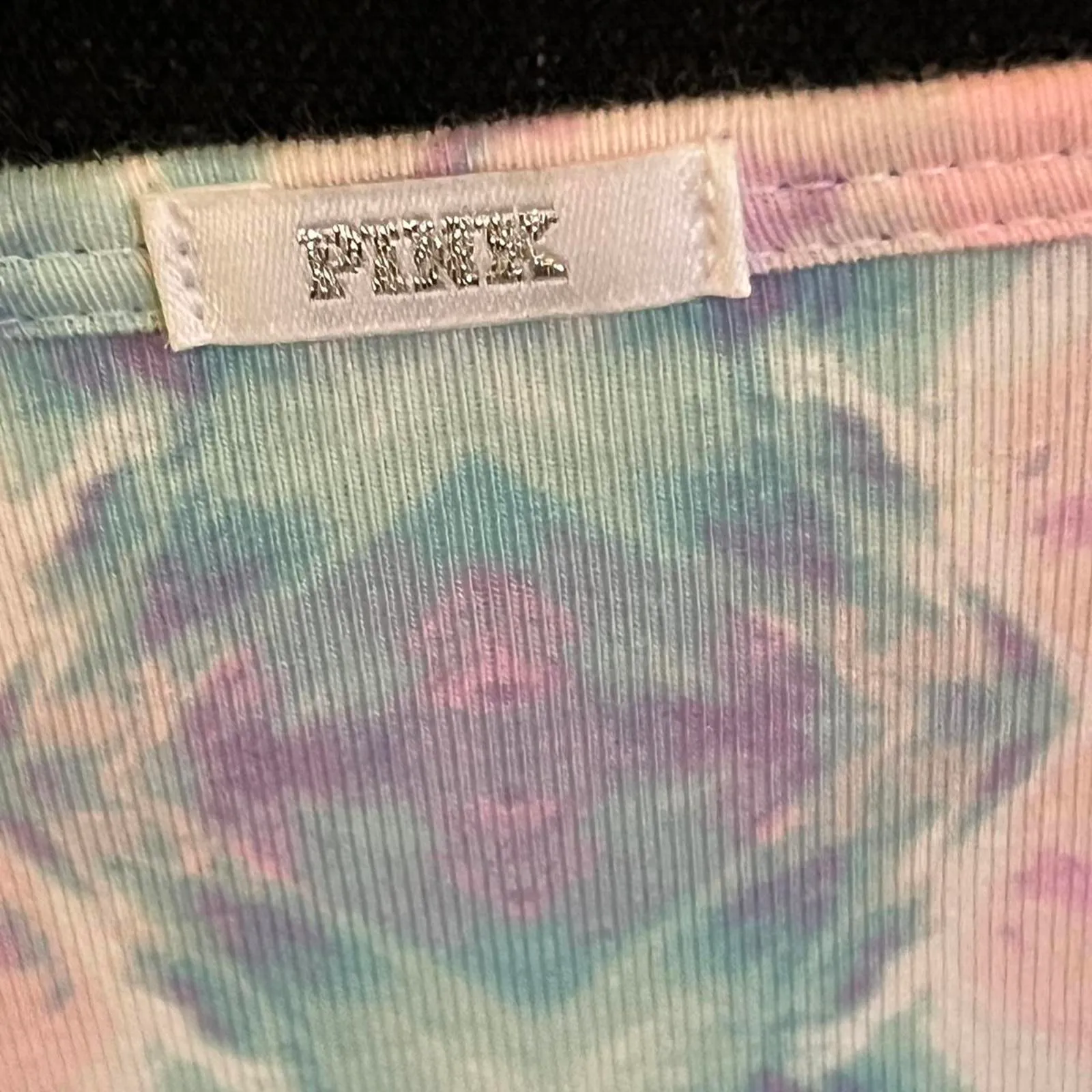 Victoria’s Secret Pink Vintage Pastel crop top with studs Size Small - Image 5