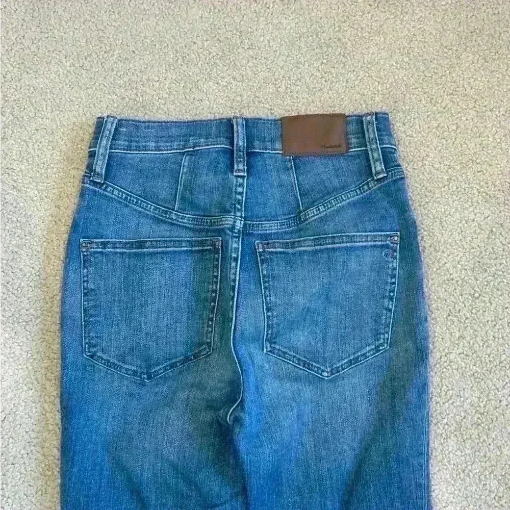 Madewell Cali Demi-boot high rise blue jeans in size 23 - Image 4