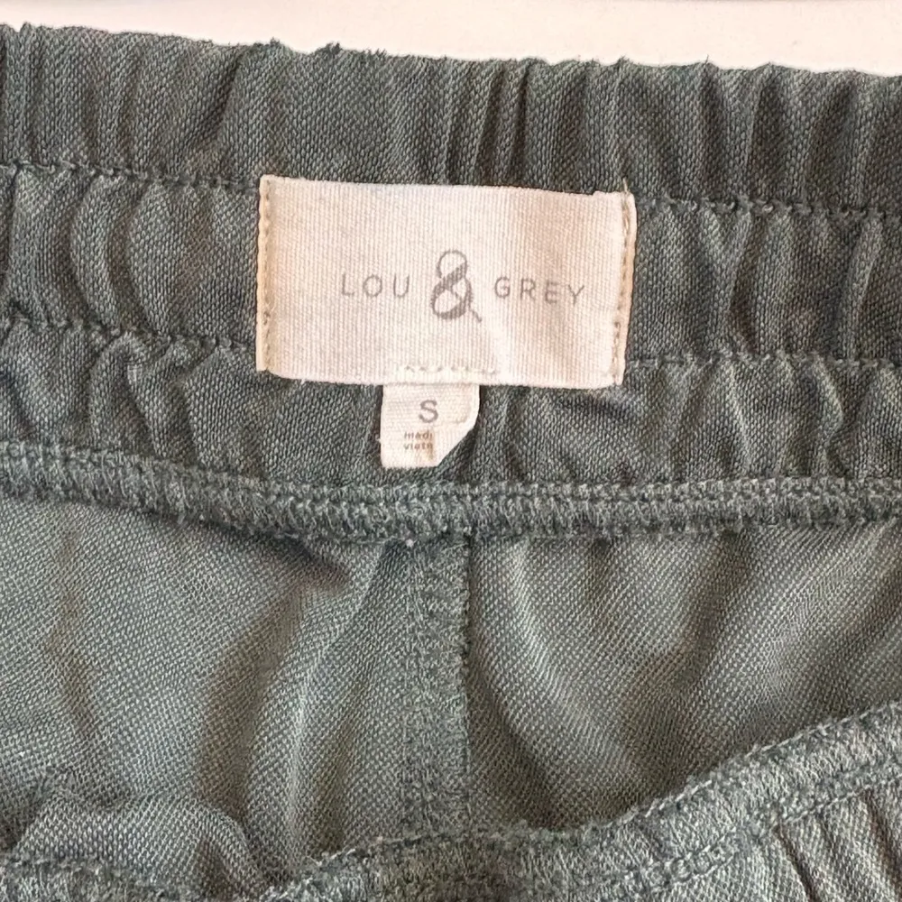 Lou & Grey Green Lounge Set Pajama Set Top XS, Bottoms Small - Image 5