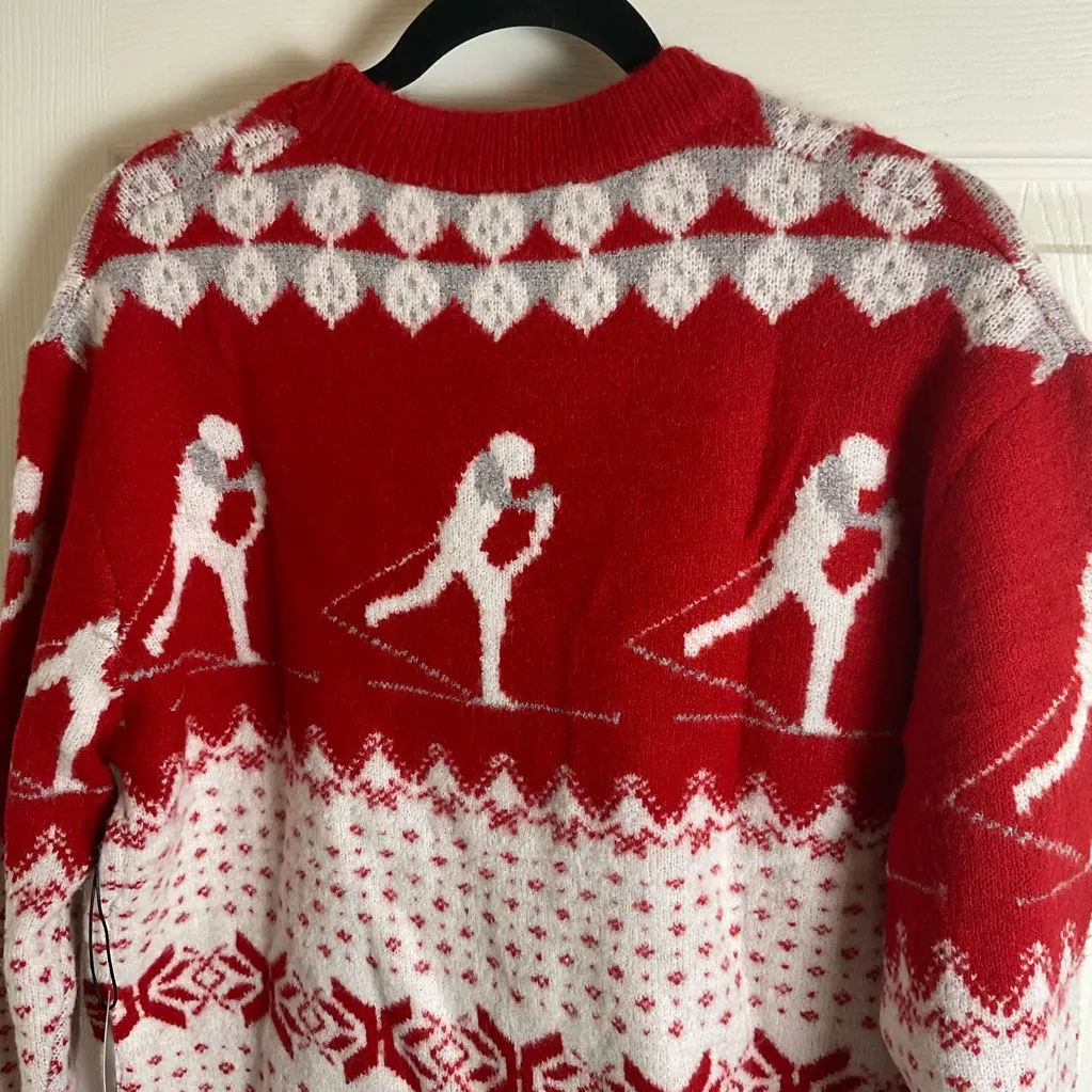 COCOBLEU WOMAN’S SKI SNOWFLAKE
CHRISTMAS COZY SWEATER Size medium Red - Image 8
