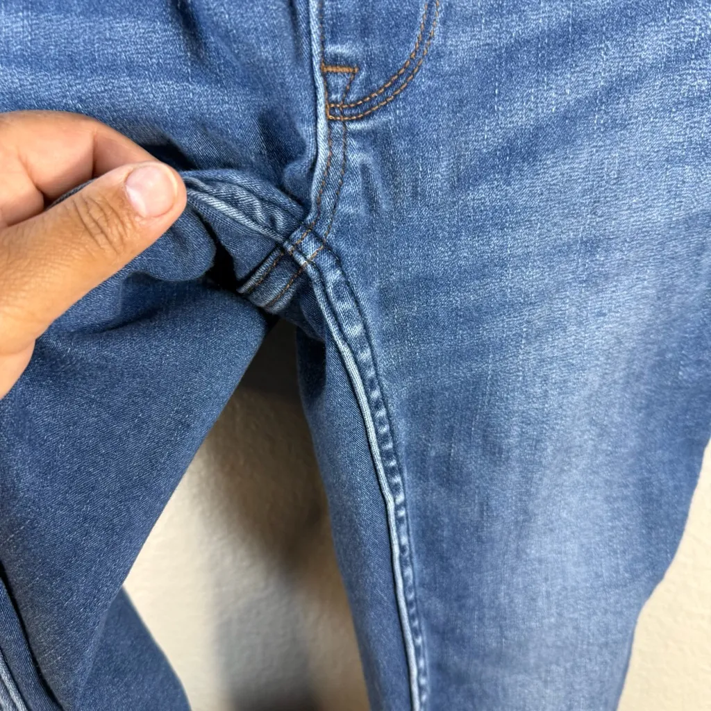 Abercrombie & Fitch Maternity the Jean legging SZ:25 - Image 6