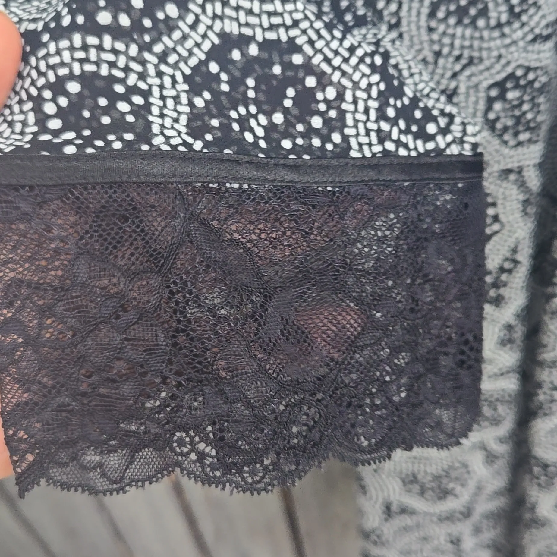 Oscar de la Renta Nightgown and Robe Set - Image 4