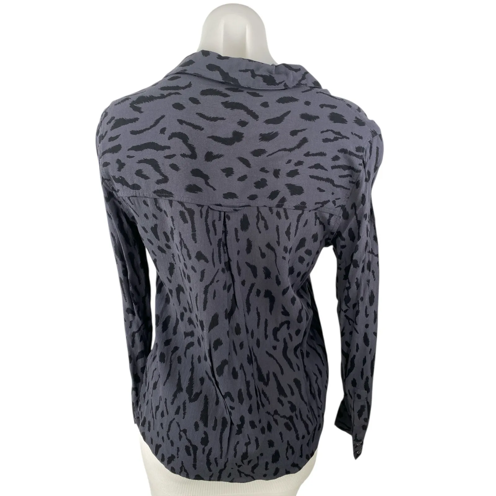 Rails Women's Gray Leopard Animal Print Long Sleeve Button Down Shirt Top Sz XS - Image 2