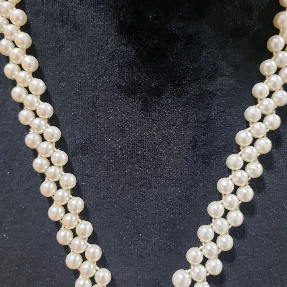 Women's Elegant Fashion Layered Chunky Faux Pearl Collar Necklace with Lobster White - Image 4