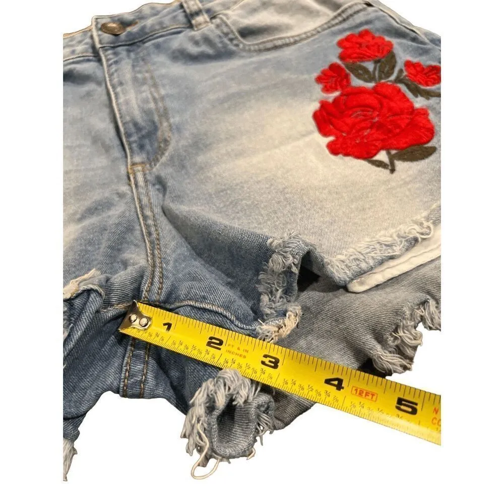 Urban Heritage high rise red roses embroidered shorts Jeans size 9 - Image 8