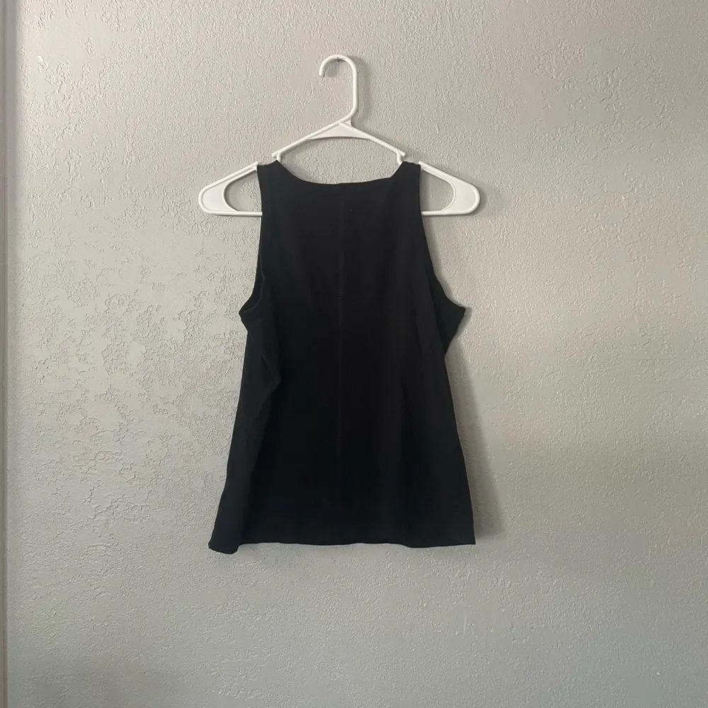 Everlane black tank - Image 3