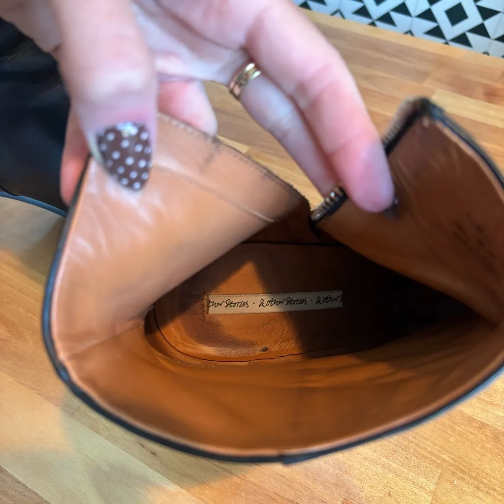 & Other Stories Black Leather Rounded Toe Ankle Boot Gold Zipper Women's Size 9 - Image 11