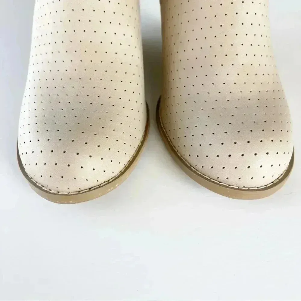 DV by Dolce Vita Vegan Leather Gerdy Ankle Wedge Bootie Size 7 NWOB - Image 5