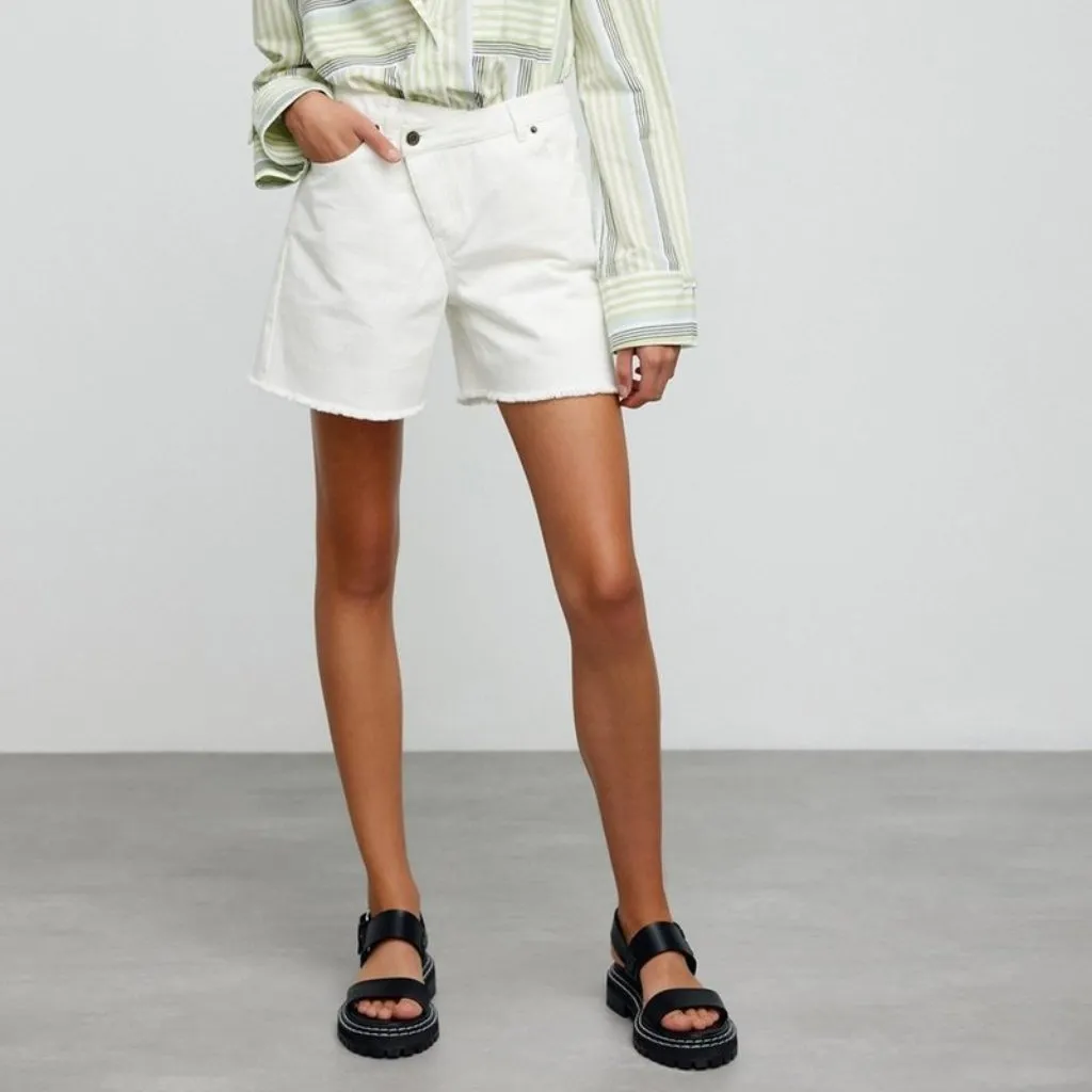 NWT Significant Other Baggy White Denim Shorts US 10 Angled Button Fly Raw Hem - Image 2