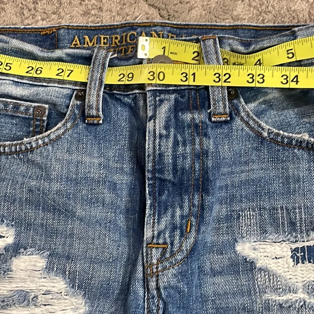 AEO slim straight distressed cut off high waist denim shorts 9 inch inseam. - Image 6