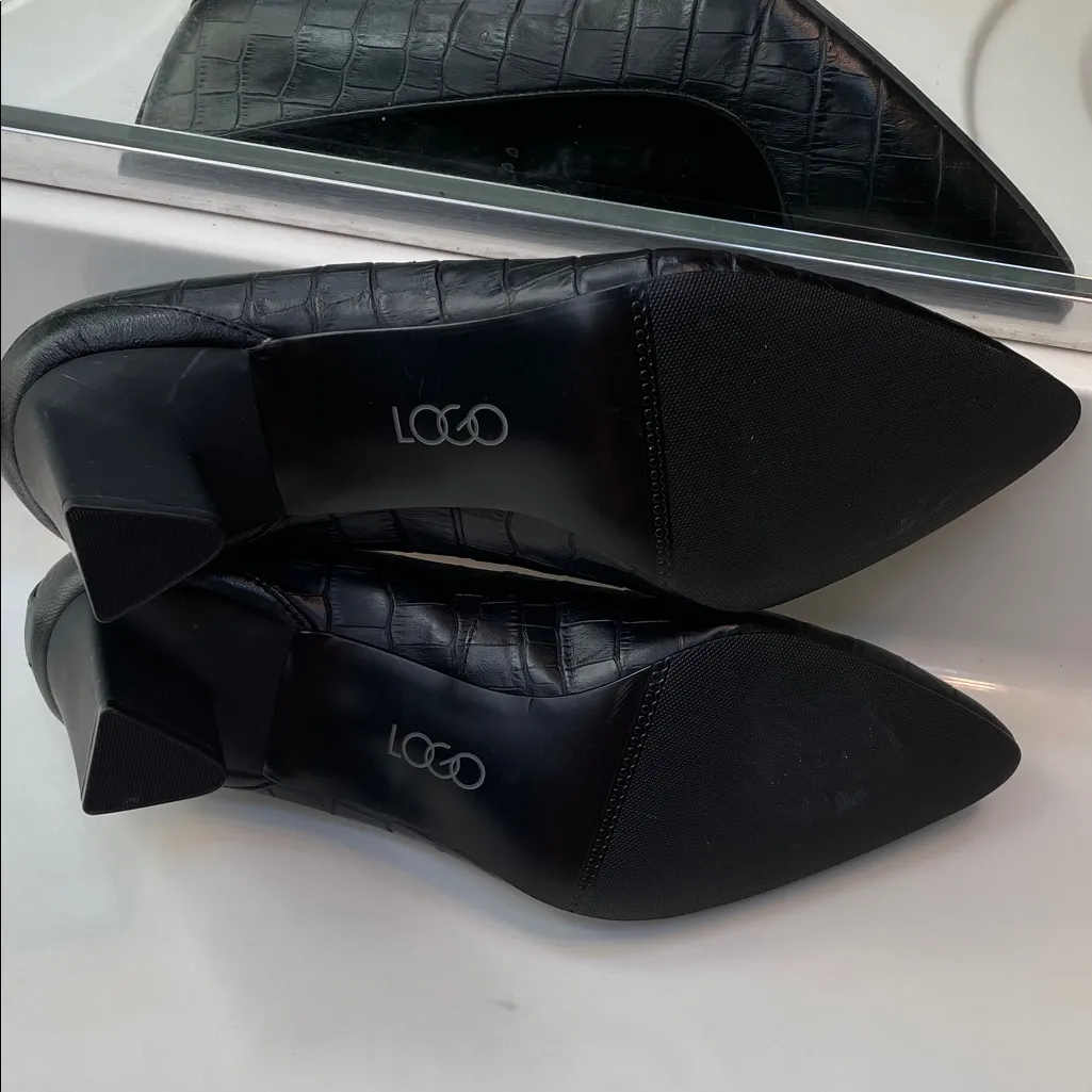 LOGO Lori Goldstein Women’s Liza Leather Reptile Embossed Black Pointed Heels - Image 8