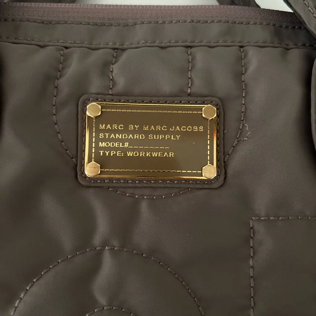 Marc Jacobs Taupe Quilted Bag - Image 4